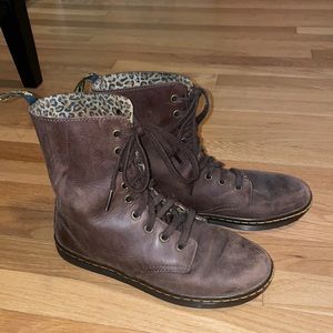 Dr. Martens, doc martens, women brown doc martens, boots, lace up boots